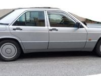 Usata Mercedes 190 105 CV (77 kW) 1993 Grigio Berlina