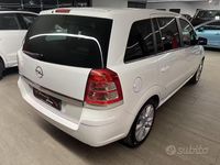 Usata Opel Zafira Edition 140 CV (102 kW) 2011 Bianco Monovolume