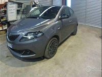 Usata Lancia Ypsilon Gold 69 CV (50 kW) 2022 Grigio Utilitaria
