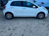 Usata Toyota Yaris Sol 69 CV (50 kW) 2010 Bianco Utilitaria