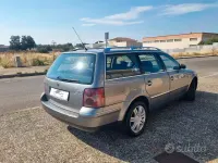 Usata VW Passat 130 CV (95 kW) 2003 Grigio Station wagon