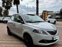 Usata Lancia Ypsilon Gold 69 CV (50 kW) 2021 Grigio Utilitaria