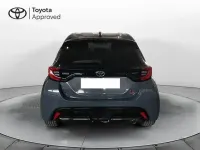 Nuova Toyota Yaris Hybrid 130 CV (95 kW) 2025 Grigio Berlina
