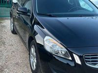 Usata Volvo V60 Momentum 163 CV (119 kW) 2012 Nero Station wagon