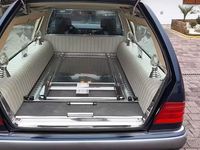 Usata Mercedes E300 177 CV (130 kW) 2000 Blu Station wagon