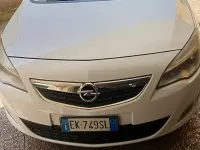 Usata Opel Astra 100 CV (73 kW) 2012 Bianco Berlina