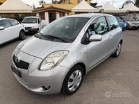 Usata Toyota Yaris Sol 90 CV (66 kW) 2009 Grigio Utilitaria