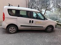 Begagnad Fiat Doblò 105 HK (77 kW) 2011 Grå Minibuss