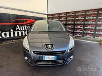 Usata Peugeot 5008 112 CV (82 kW) 2011 Grigio Monovolume