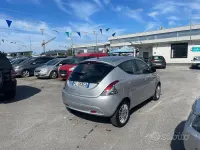 Usata Lancia Ypsilon Gold 69 CV (50 kW) 2017 Grigio Utilitaria