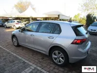 Usata VW Golf VIII Sport 116 CV (85 kW) 2021 Grigio chiaro Berlina