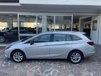 Usata Opel Astra Business Elegance 122 CV (89 kW) 2022 Argento Utilitaria