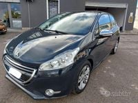 Usata Peugeot 208 92 CV (67 kW) 2015 Grigio Utilitaria