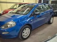 Usata Fiat Punto Lounge 69 CV (50 kW) 2014 Blu Utilitaria
