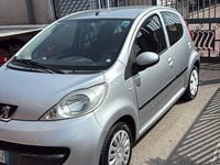 Usata Peugeot 107 68 CV (50 kW) 2006 Grigio Utilitaria
