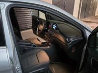 Usata Mercedes B200 Business 136 CV (100 kW) 2017 Grigio Utilitaria