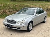 Usata Mercedes E240 Elegance 176 CV (129 kW) 2003 Argento Berlina
