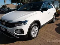 Usata VW T-Roc Life 110 CV (80 kW) 2023 Bianco SUV