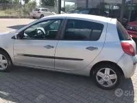 Usata Renault Clio II Rip Curl 75 CV (55 kW) 2009 Grigio Berlina