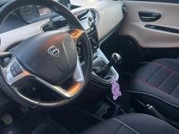 Usata Lancia Ypsilon 95 CV (69 kW) 2015 Grigio Utilitaria