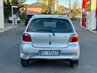 Begagnad Toyota Yaris Sol 68 HK (50 kW) 2001 Grå Sedan