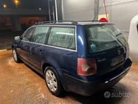 Usata VW Passat 130 CV (95 kW) 2000 Blu Station wagon