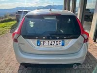 Usata Volvo V60 Momentum 115 CV (84 kW) 2012 Grigio Station wagon