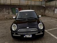 Begagnad Mini Cooper 75 HK (55 kW) 2004 Svart Halvkombi
