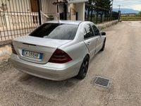 Usata Mercedes C220 143 CV (105 kW) 2003 Grigio Berlina