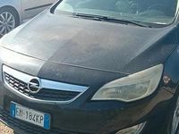 Usata Opel Astra 110 CV (80 kW) 2012 Nero Berlina