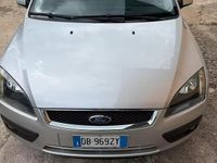 Occasion Ford Focus 100 ch (73 kW) 2006 Gris Citadine