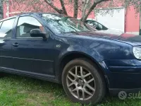 Usata VW Golf IV 110 CV (80 kW) 2004 Blu Berlina