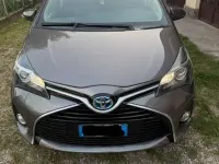 Usata Toyota Yaris Hybrid Active 73 CV (53 kW) 2016 Bronzo Berlina