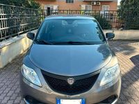 Usata Lancia Ypsilon 80 CV (58 kW) 2020 Grigio Utilitaria