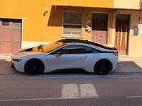 Usata BMW i8 231 CV (169 kW) 2016 Bianco Coupé