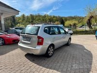 Usata Kia Carens Family 140 CV (102 kW) 2008 Grigio Monovolume