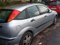 Begagnad Ford Focus 116 HK (85 kW) 2004 Grå Sedan