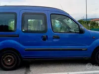 Usata Renault Kangoo 80 CV (58 kW) 2000 Blu Monovolume