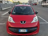 Usata Peugeot 107 68 CV (50 kW) 2007 Rosso Utilitaria