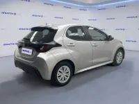 Usata Toyota Yaris Hybrid Active 92 CV (67 kW) 2025 Silver metallic Berlina