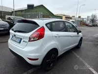 Gebraucht Ford Fiesta 75 PS (55 kW) 2017 Weiß Kleinwagen