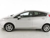 Usata Ford Fiesta 70 CV (51 kW) 2012 Grigio Utilitaria