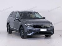 Begagnad VW Tiguan Allspace Life 150 HK (110 kW) 2022 Grå SUV
