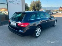 Usata Mercedes C200 136 CV (100 kW) 2016 Blu/azzurro Station wagon