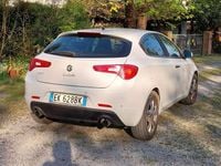 Usata Alfa Romeo Giulietta Distinctive 140 CV (102 kW) 2011 Bianco Utilitaria