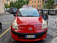 Usata Nissan Pixo 68 CV (50 kW) 2011 Rosso Utilitaria