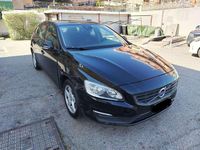 Usata Volvo V60 Summum 120 CV (88 kW) 2017 Nero Station wagon