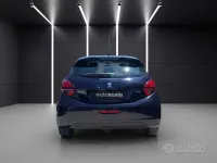 Usata Peugeot 208 Active 82 CV (60 kW) 2017 Blu Utilitaria