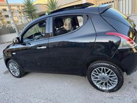 Usata Lancia Ypsilon 85 CV (62 kW) 2015 Nero Utilitaria