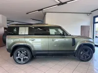 Usata Land Rover Defender SE 200 CV (147 kW) 2024 Verde SUV